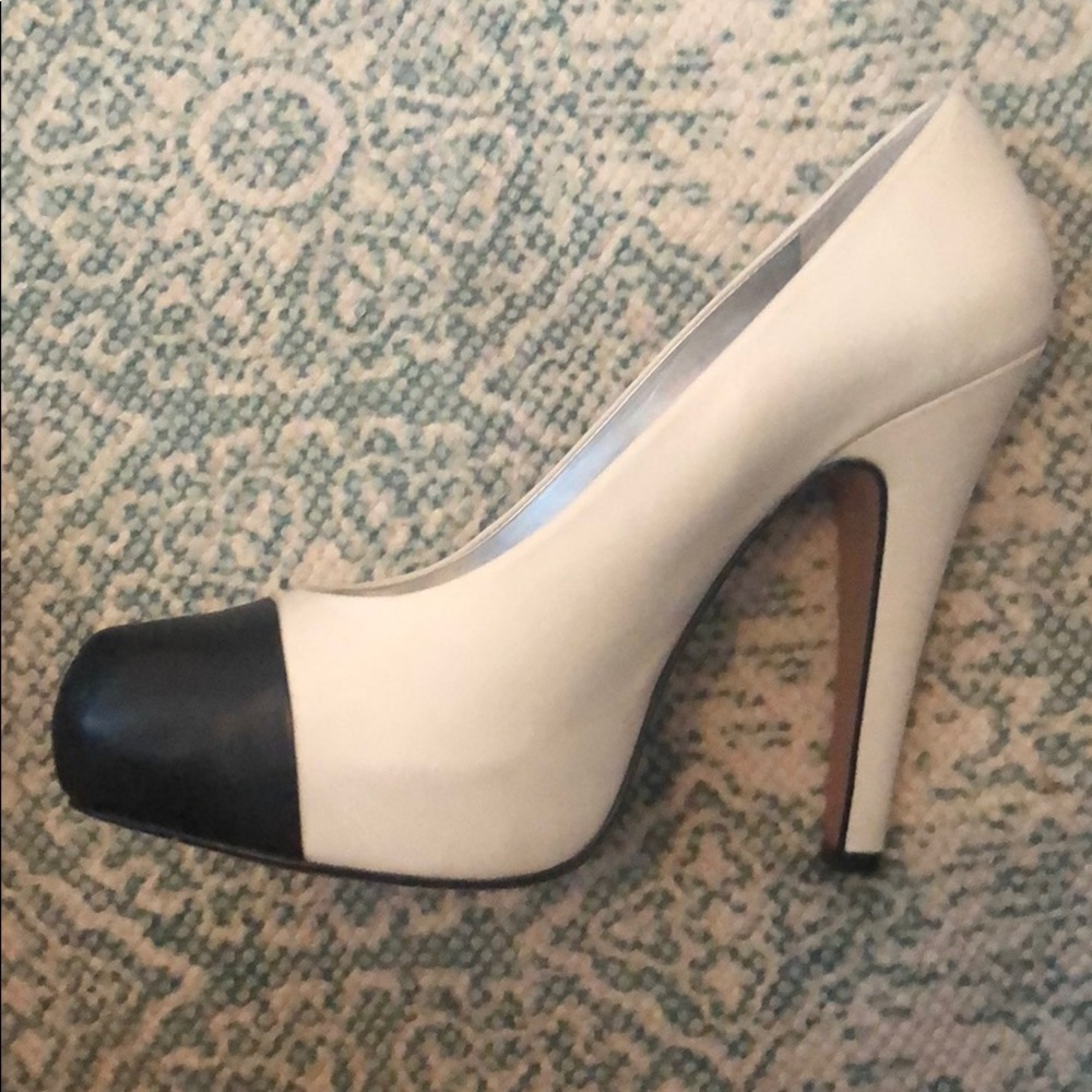 Report Signature pumps